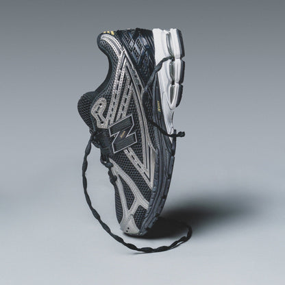 U1906 "Black/Silver