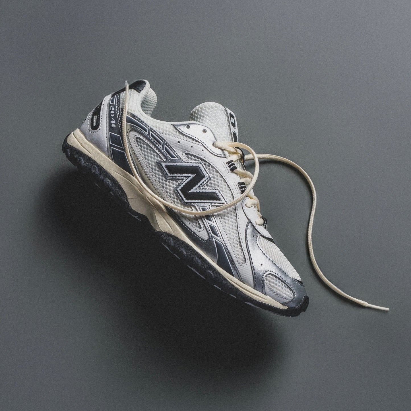 U204L "SILVER/BLACK"